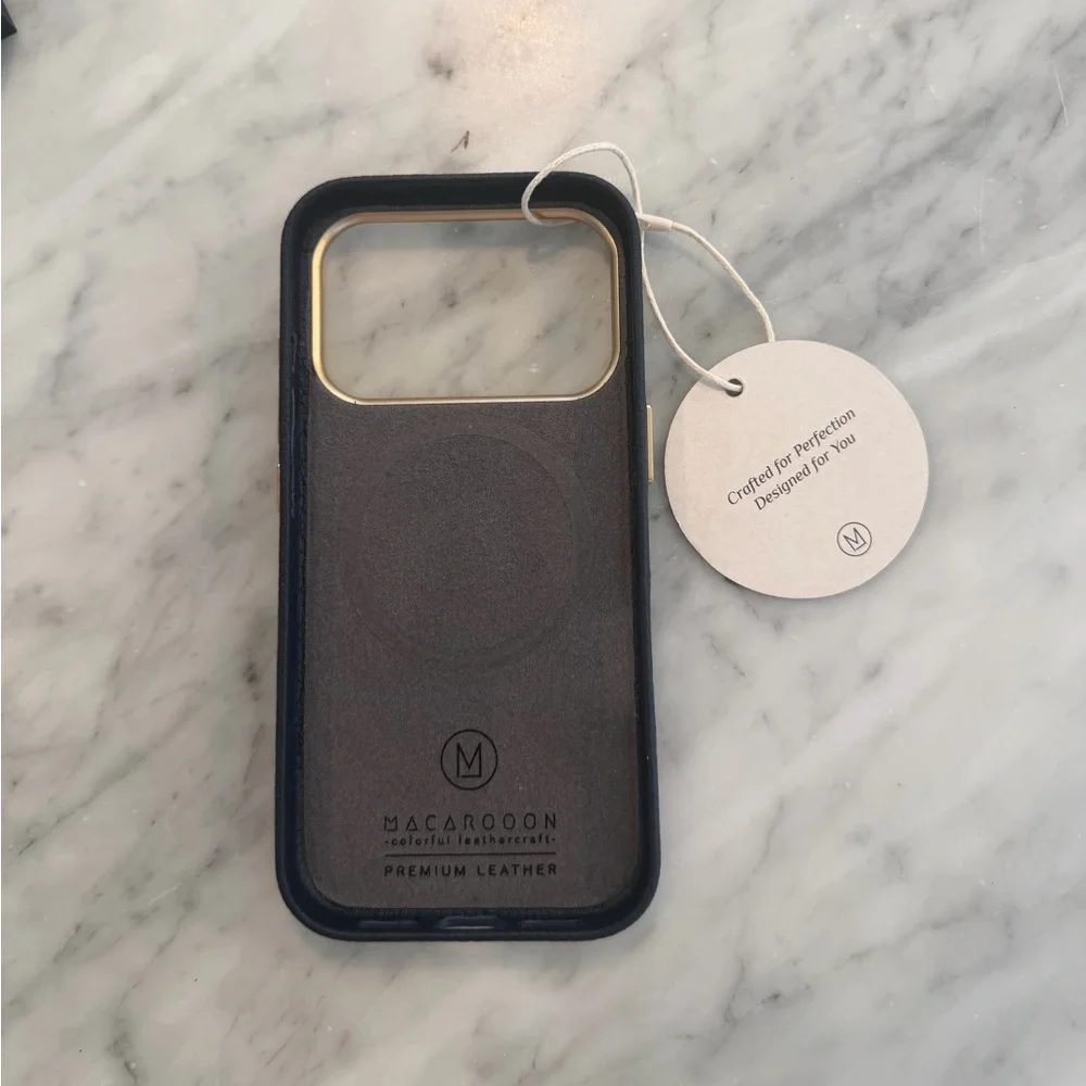 MACAROOON Premium Leather Phone Case - NAVY with Gold Trim - Picture 2 of 3